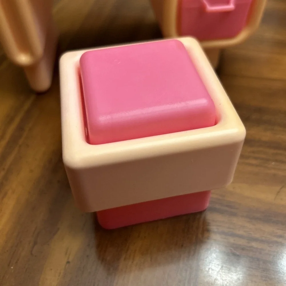 Vintage 1977 Barbie Dream House Mirrored Vanity Dresser Orange &‎ Pink